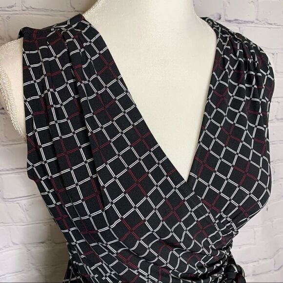 41 Hawthorn Tristana Essential Faux Wrap Dress - Picture 3 of 12